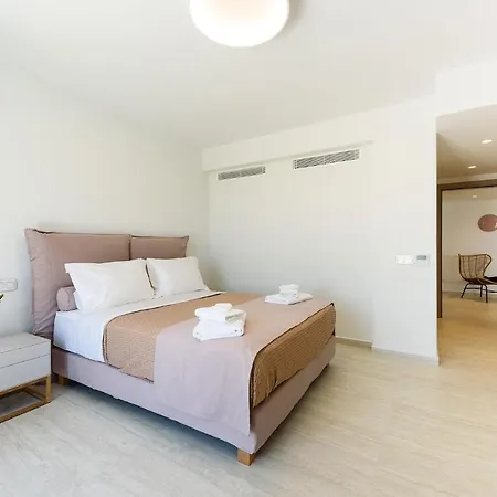 Complex White And Rocks Villa Páros