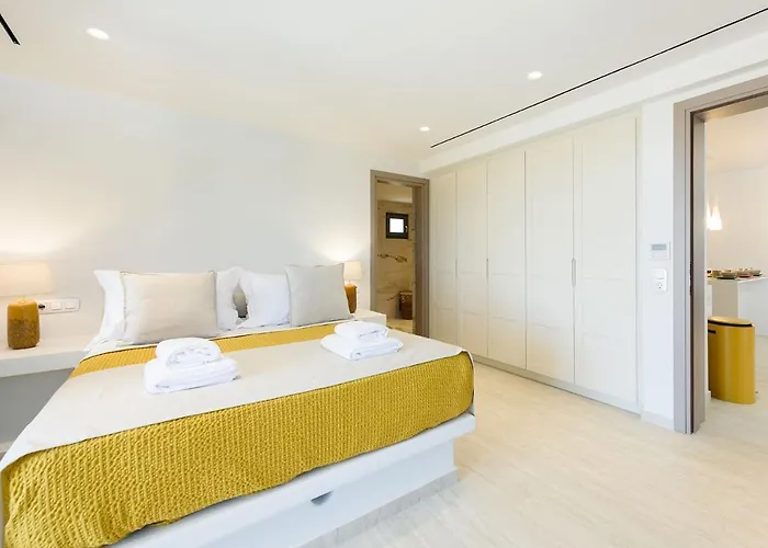 Villa Complex White And Rocks *