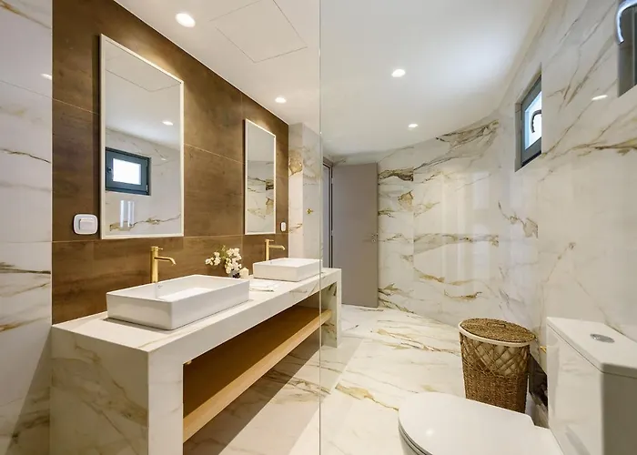 Complex White And Rocks Villa Páros