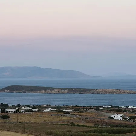 Willa Complex White And Rocks