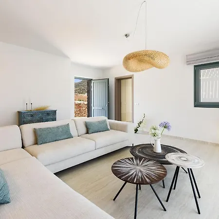 Complex White And Rocks Willa *