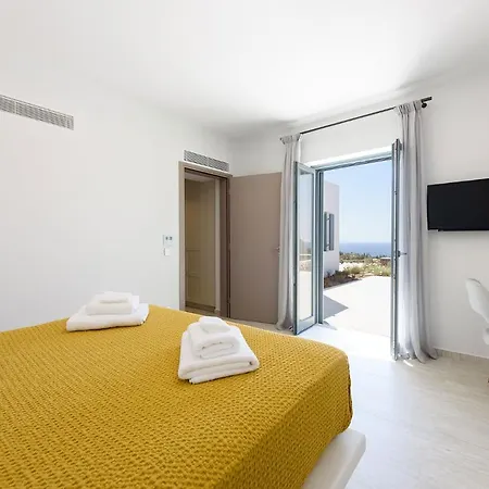 Complex White And Rocks *