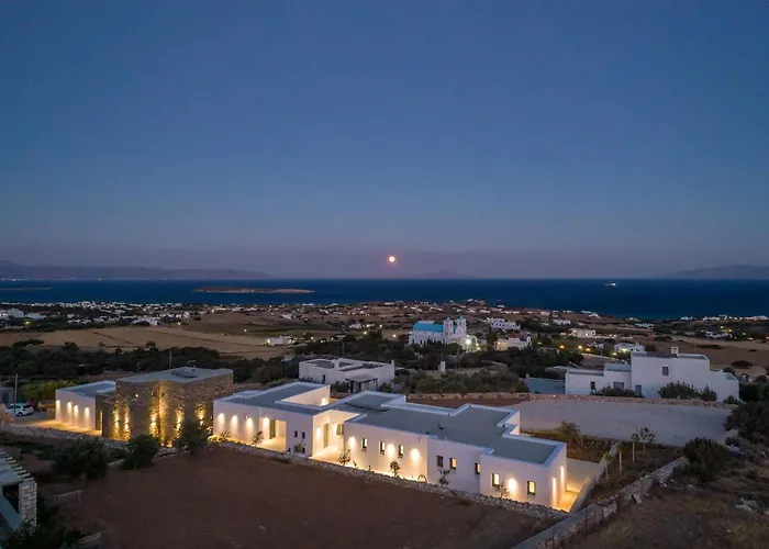 Villa Complex White And Rocks *