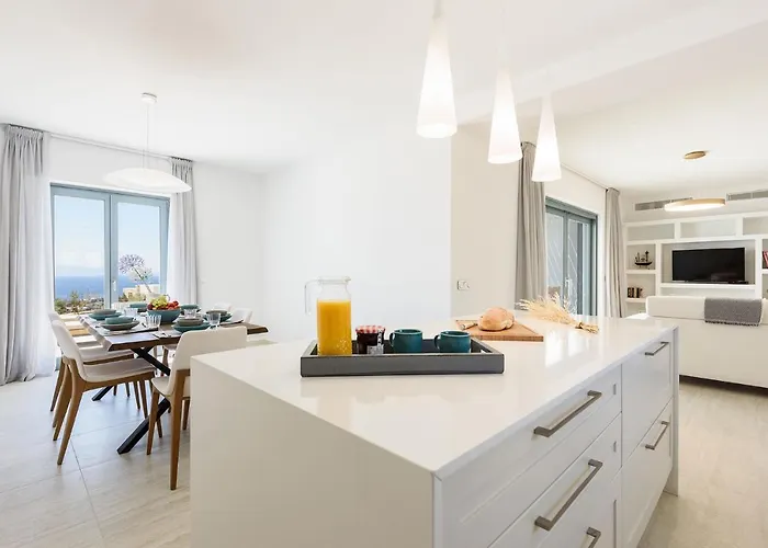 Vila Complex White And Rocks