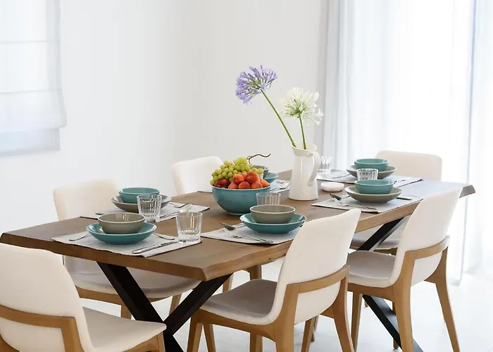 Complex White And Rocks Vila Páros