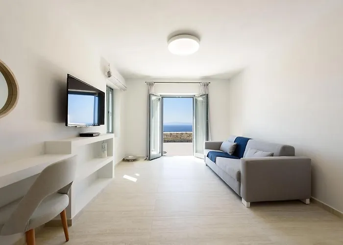 Complex White And Rocks Páros