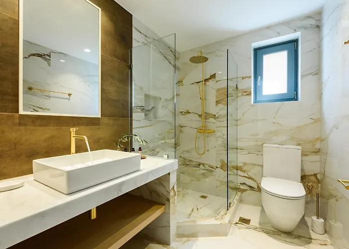 Complex White And Rocks Páros