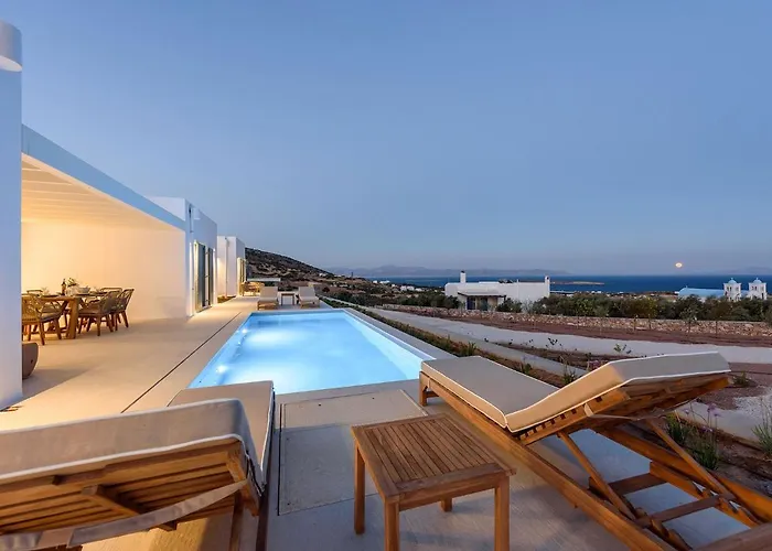 Villa Complex White And Rocks *